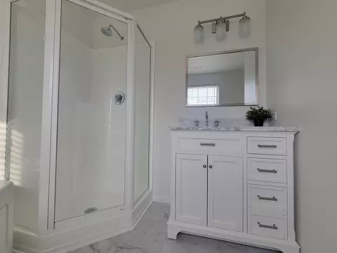 Bath - 5415 Riviera Blvd, Plainfield, IL 60586 photo 3 of 5
