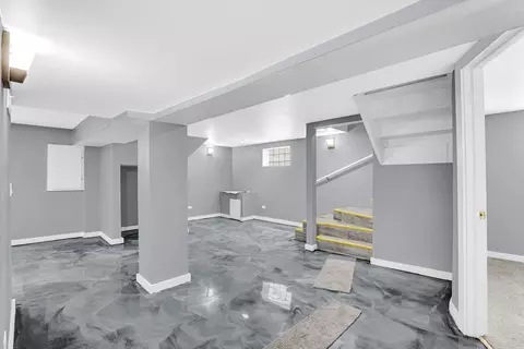 Living - 10029 S Crandon Ave, Chicago, IL 60617 photo 2 of 2