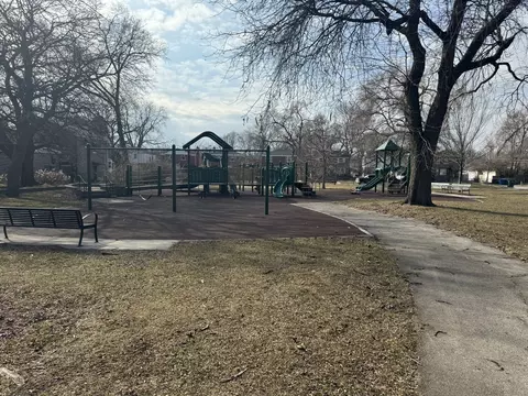 View/Area - 10029 S Crandon Ave, Chicago, IL 60617 photo 1 of 1