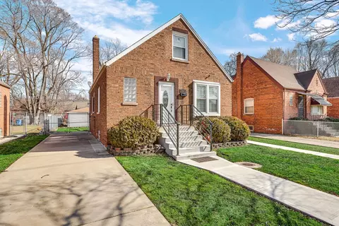 Exterior - 10029 S Crandon Ave, Chicago, IL 60617 photo 3 of 7