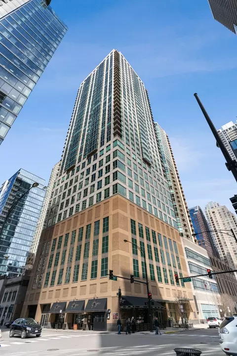 2 Erie St #3412, Chicago, IL 60611