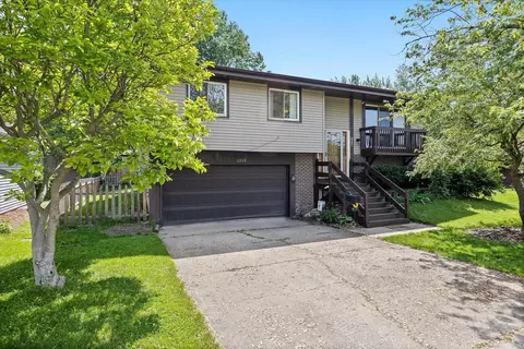 1313 Appletree Ln, Aurora, IL 60506