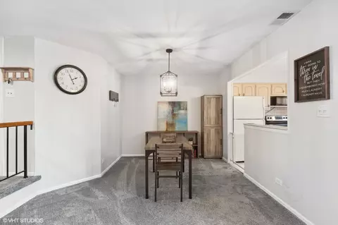 Dining - 1033 Harbour Ct #2B, Wheeling, IL 60090 photo 2 of 2