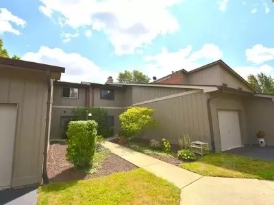 29 W384 Emerald Green Dr #31-G, Warrenville, IL 60555