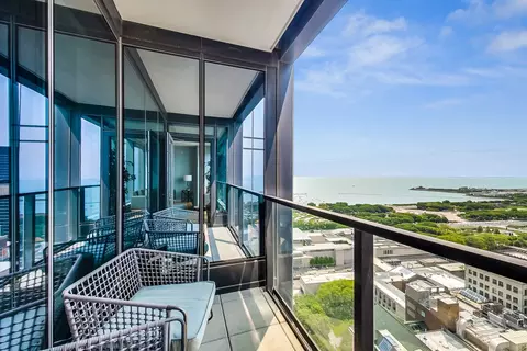 Exterior - 60 E Monroe St #3803, Chicago, IL 60603 photo 5 of 18