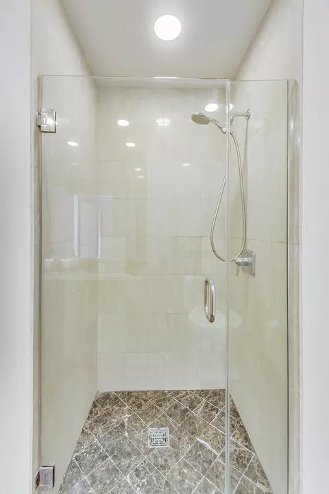 Bath - 60 E Monroe St #3803, Chicago, IL 60603 photo 5 of 7