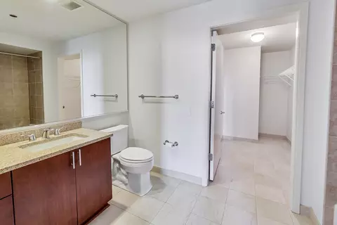 Bath - 60 E Monroe St #3803, Chicago, IL 60603 photo 6 of 7