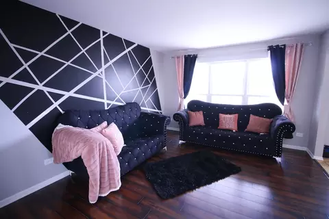 Living - 2852 Sun Valley Dr, Plainfield, IL 60586 photo 1 of 7