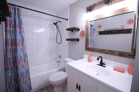 Bath - 2852 Sun Valley Dr, Plainfield, IL 60586 photo 6 of 6