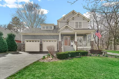 21616 W Sylvan Dr, Mundelein, IL 60060