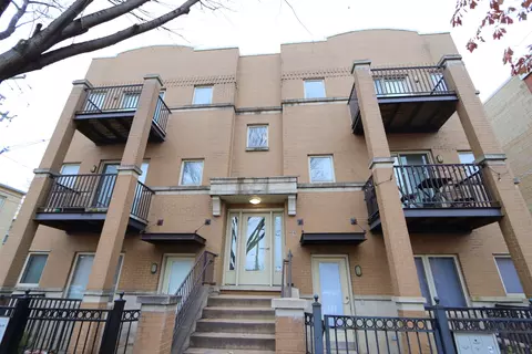 914 S Racine Ave #101, Chicago, IL 60607