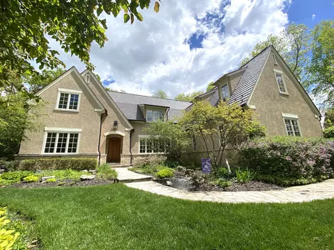 1225 Ashbury Ln, Libertyville, IL 60048