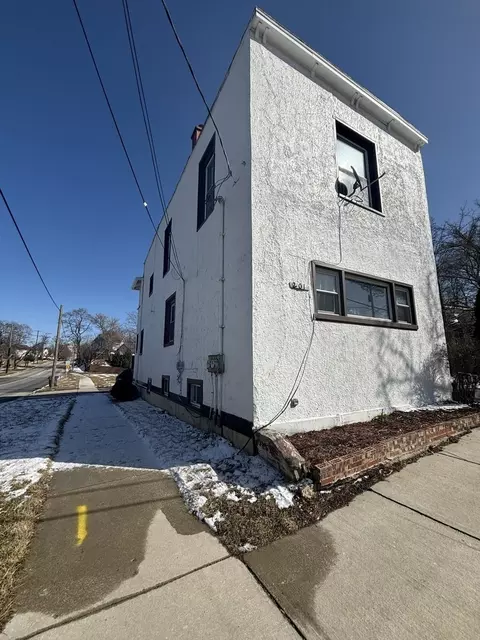 201 S Lincoln Ave, Waukegan, IL 60085