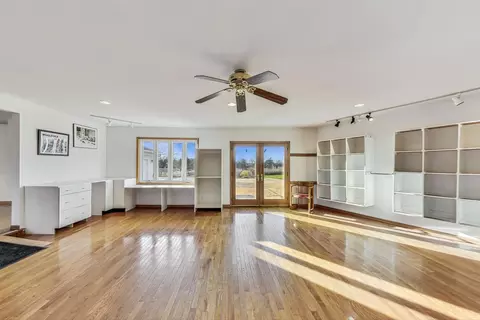Living - 3316 Millstream Rd, Marengo, IL 60152 photo 4 of 5