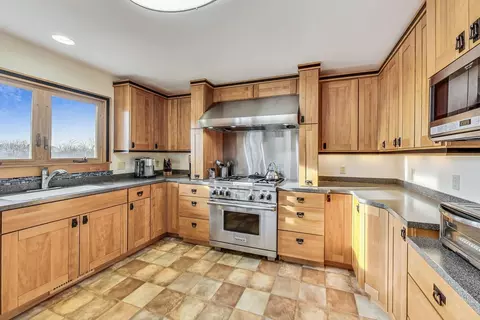 Kitchen - 3316 Millstream Rd, Marengo, IL 60152 photo 2 of 7