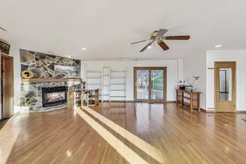 Living - 3316 Millstream Rd, Marengo, IL 60152 photo 3 of 5
