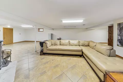 Living - 3316 Millstream Rd, Marengo, IL 60152 photo 5 of 5