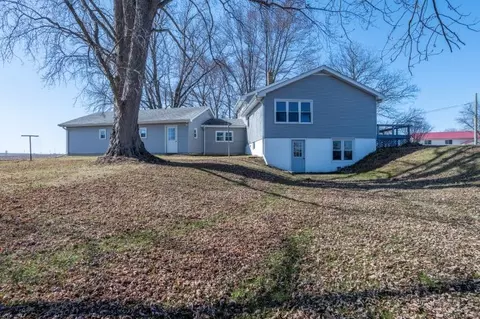 Exterior - 505 E 3rd St, Leaf River, IL 61047 photo 5 of 7