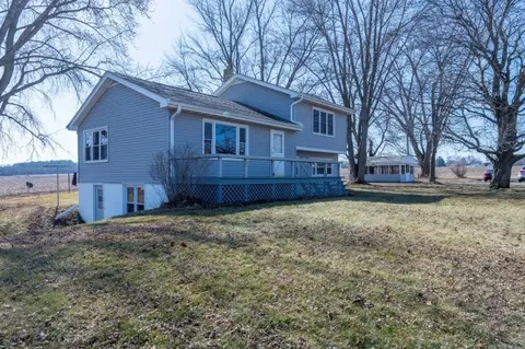 Exterior - 505 E 3rd St, Leaf River, IL 61047 photo 4 of 7