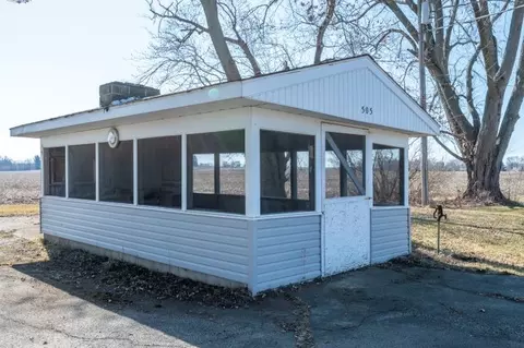 Exterior - 505 E 3rd St, Leaf River, IL 61047 photo 6 of 7