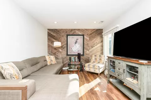 Living - 1606 Thames Ct #A, Wheaton, IL 60189 photo 3 of 5