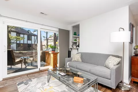 Living - 1606 Thames Ct #A, Wheaton, IL 60189 photo 2 of 5