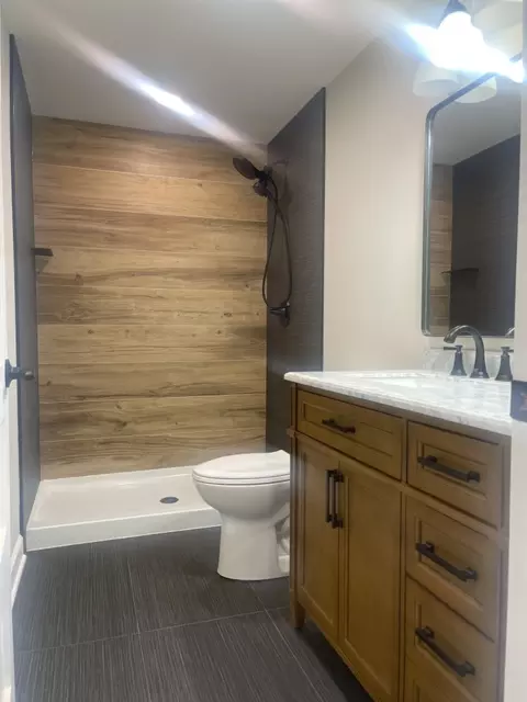 Bath - 809 Barbara Ln, Mchenry, IL 60050 photo 2 of 2