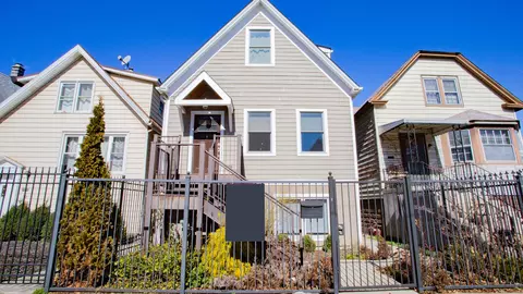 3504 W Medill Ave, Chicago, IL 60647