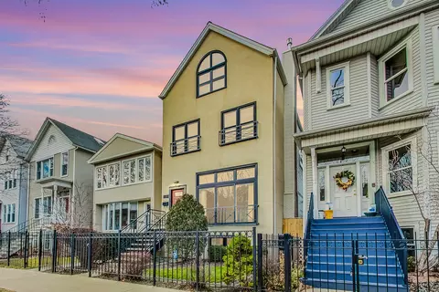 1240 W Wellington Ave, Chicago, IL 60657
