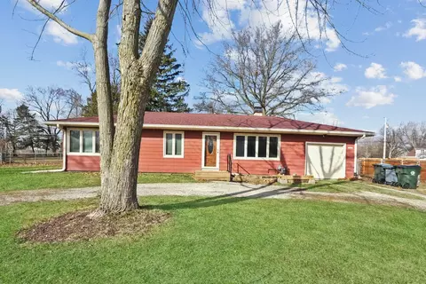 6 S266 4th St, Eola, IL 60519