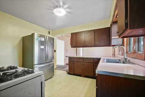 Kitchen - 6 S266 4th St, Eola, IL 60519 photo 3 of 3