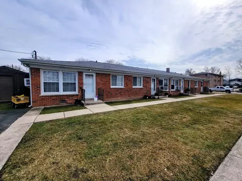 11220 1st St, Mokena, IL 60448