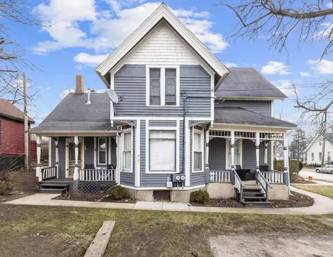 318 North St, Elgin, IL 60120