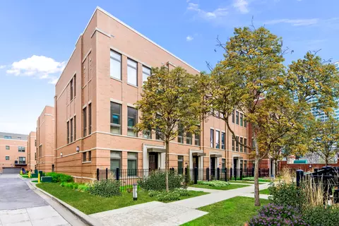 1700 S Prairie Ave #2, Chicago, IL 60616