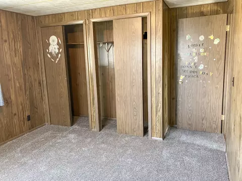 Bedroom - 20040 Acker Rd, Fulton, IL 61252 photo 3 of 4