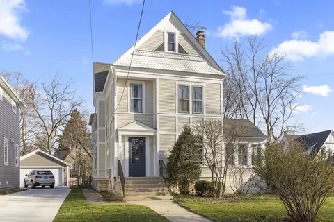317 W Lincoln Ave, Wheaton, IL 60187