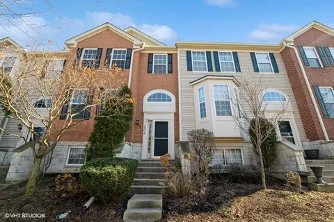 204 Willow Blvd, Willow Springs, IL 60480