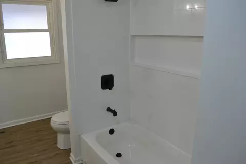 Bath - 315 Macgregor Rd, Lockport, IL 60441 photo 3 of 3