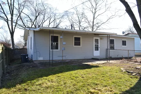 Exterior - 315 Macgregor Rd, Lockport, IL 60441 photo 2 of 7