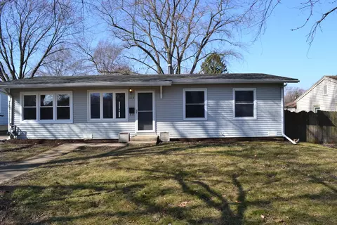 315 Macgregor Rd, Lockport, IL 60441