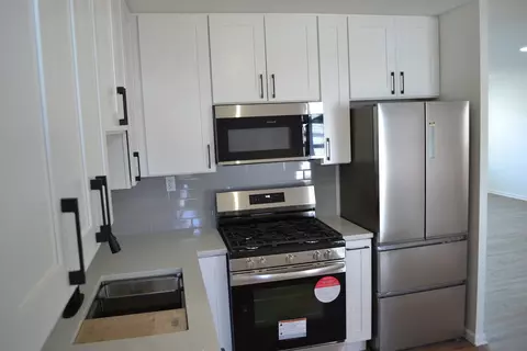 Kitchen - 315 Macgregor Rd, Lockport, IL 60441 photo 3 of 3