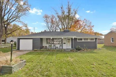 Exterior - 7 James Pl, Bloomington, IL 61701 photo 3 of 3