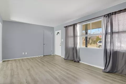 Living - 7 James Pl, Bloomington, IL 61701 photo 1 of 2