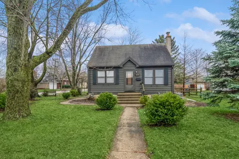 433 Edwards Ave, West Dundee, IL 60118