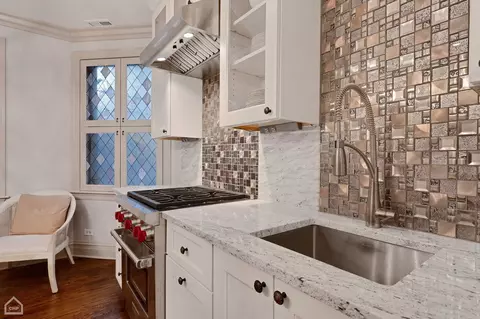 Kitchen - 87 Elm St #1, Chicago, IL 60611 photo 5 of 7