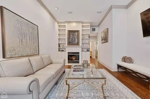 Living - 87 Elm St #1, Chicago, IL 60611 photo 4 of 6