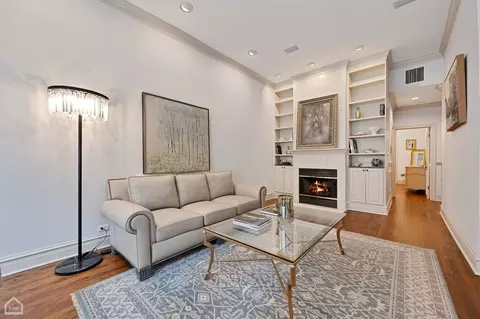 Living - 87 Elm St #1, Chicago, IL 60611 photo 5 of 6