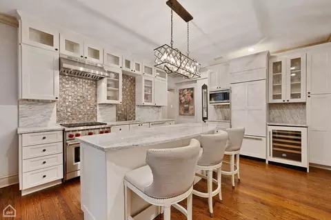 Kitchen - 87 Elm St #1, Chicago, IL 60611 photo 2 of 7