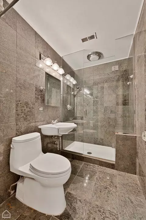 Bath - 87 Elm St #1, Chicago, IL 60611 photo 5 of 5