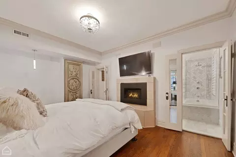 Bedroom - 87 Elm St #1, Chicago, IL 60611 photo 4 of 6